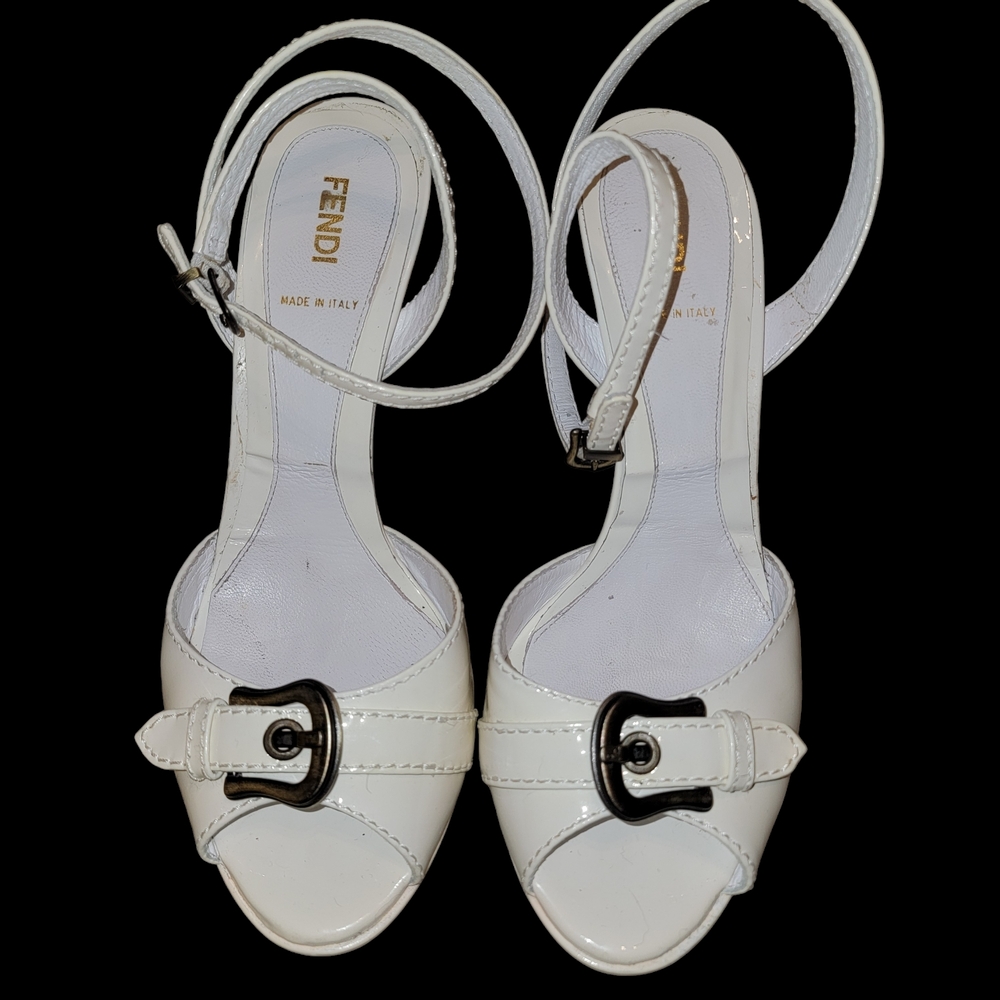 VTG Fendi Sandalo Vernice Bianco elegant white Fendi heels Size 37.5